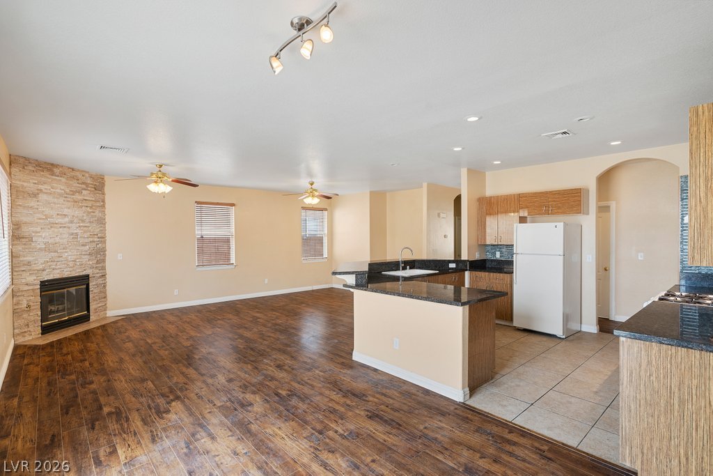 3726 Climbing Rose Street Property Photo 10