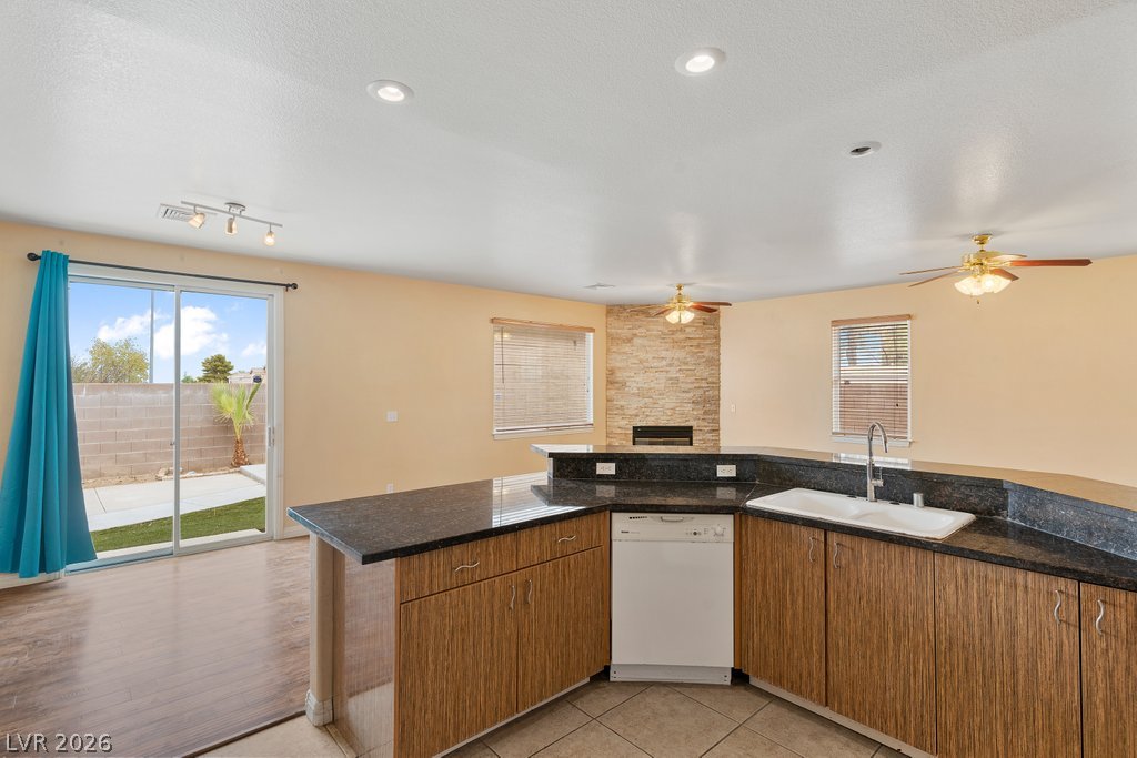 3726 Climbing Rose Street Property Photo 11