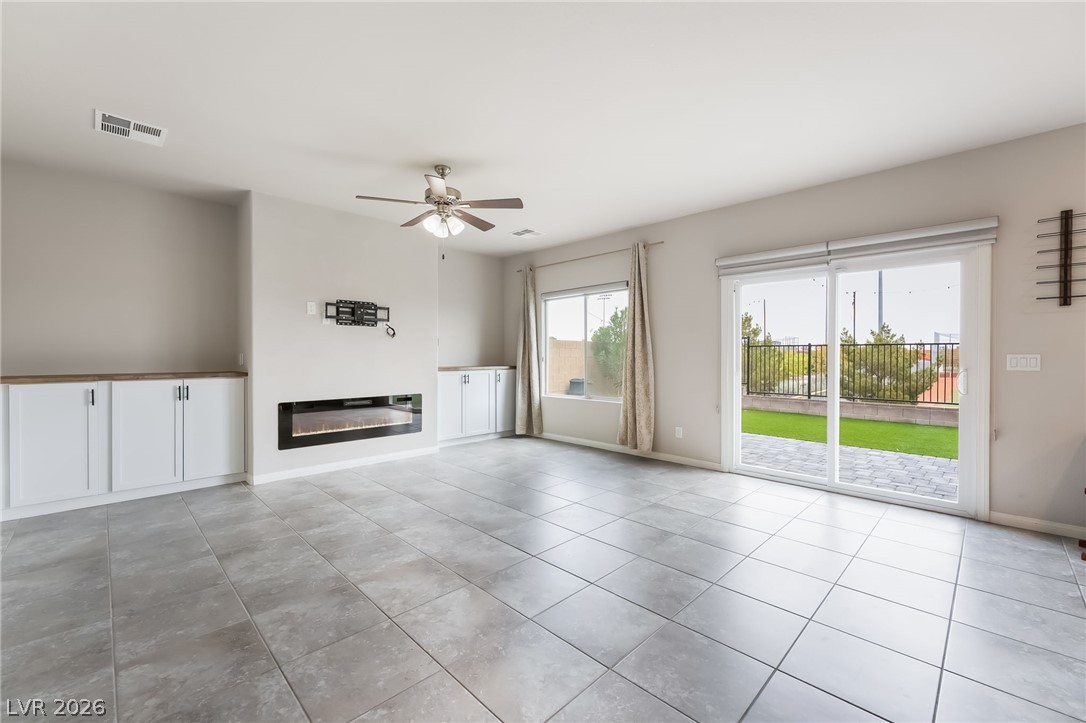 4622 Pointleaf Street Property Photo 8
