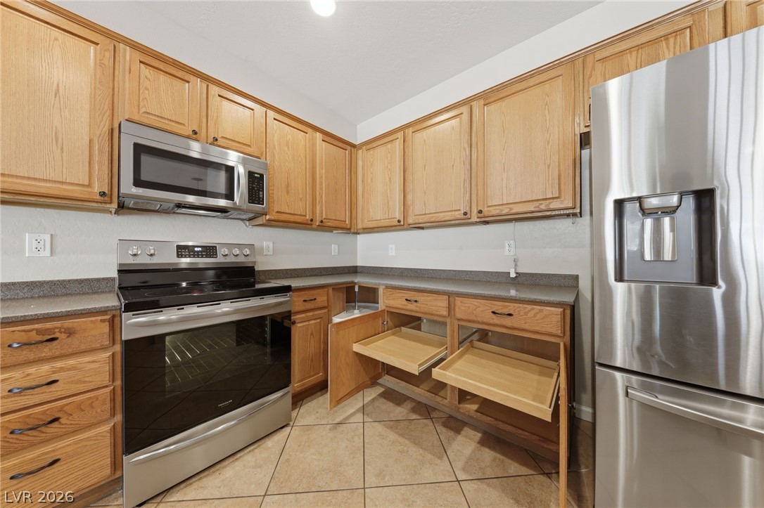 2529 Venus Star Street Property Photo 2
