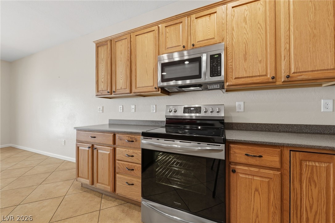 2529 Venus Star Street Property Photo 4