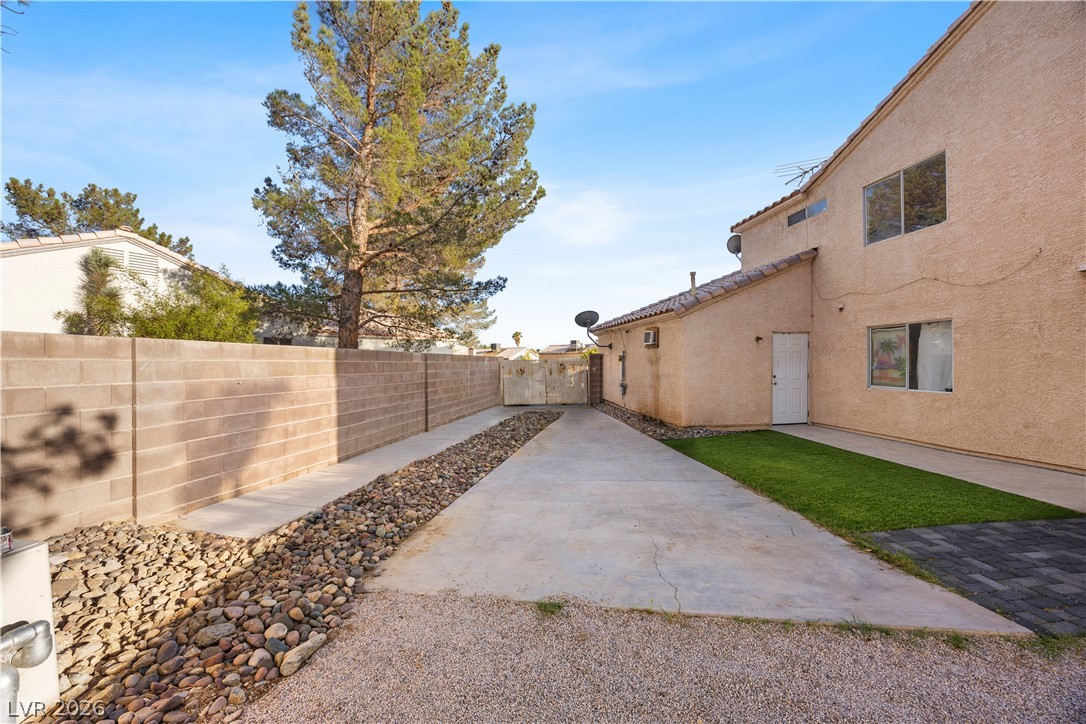 4905 Pulsar Court Property Photo 7