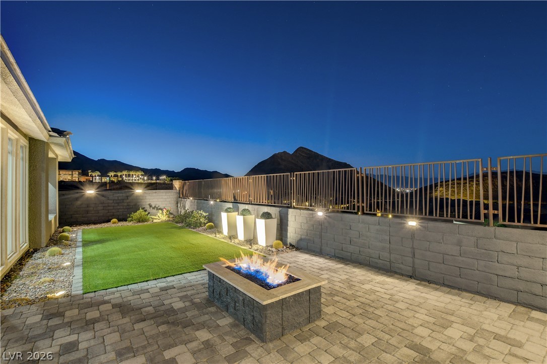 2720 Free Formed Court Property Photo 2
