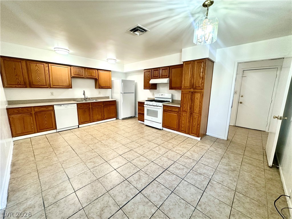 4694 Dennis Way Property Photo 7