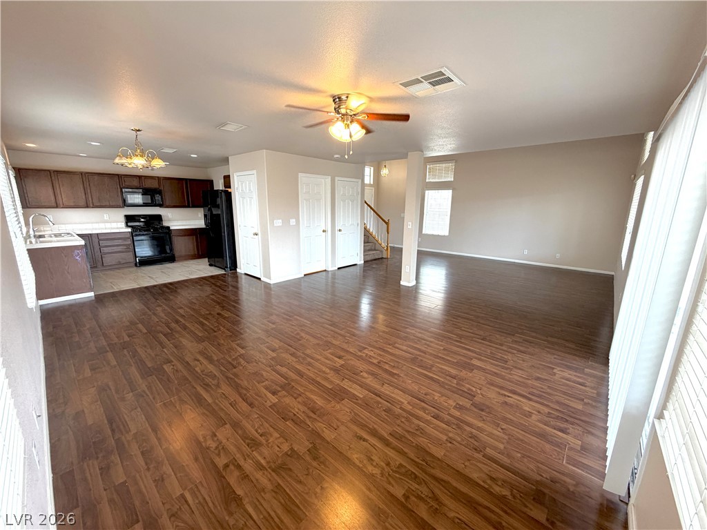 8346 Fame Avenue Property Photo 8