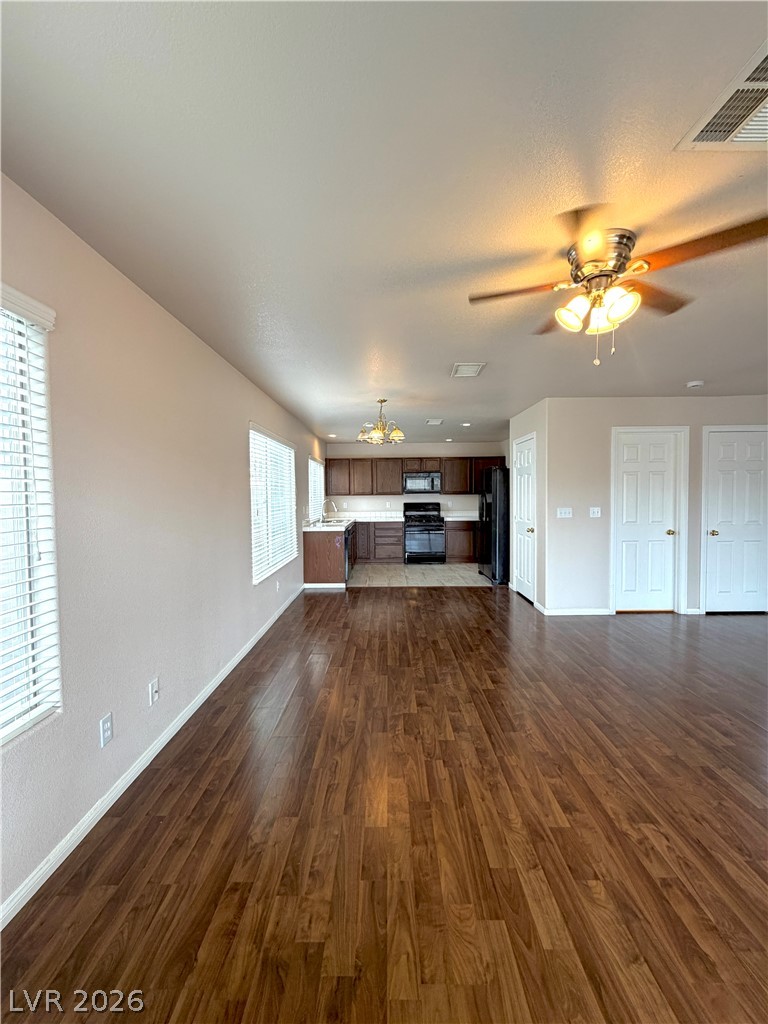 8346 Fame Avenue Property Photo 9