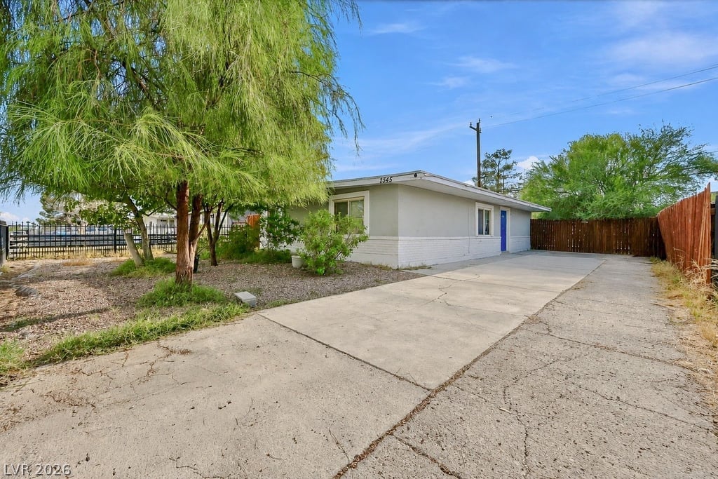 2545 Salt Lake Street Property Photo 2