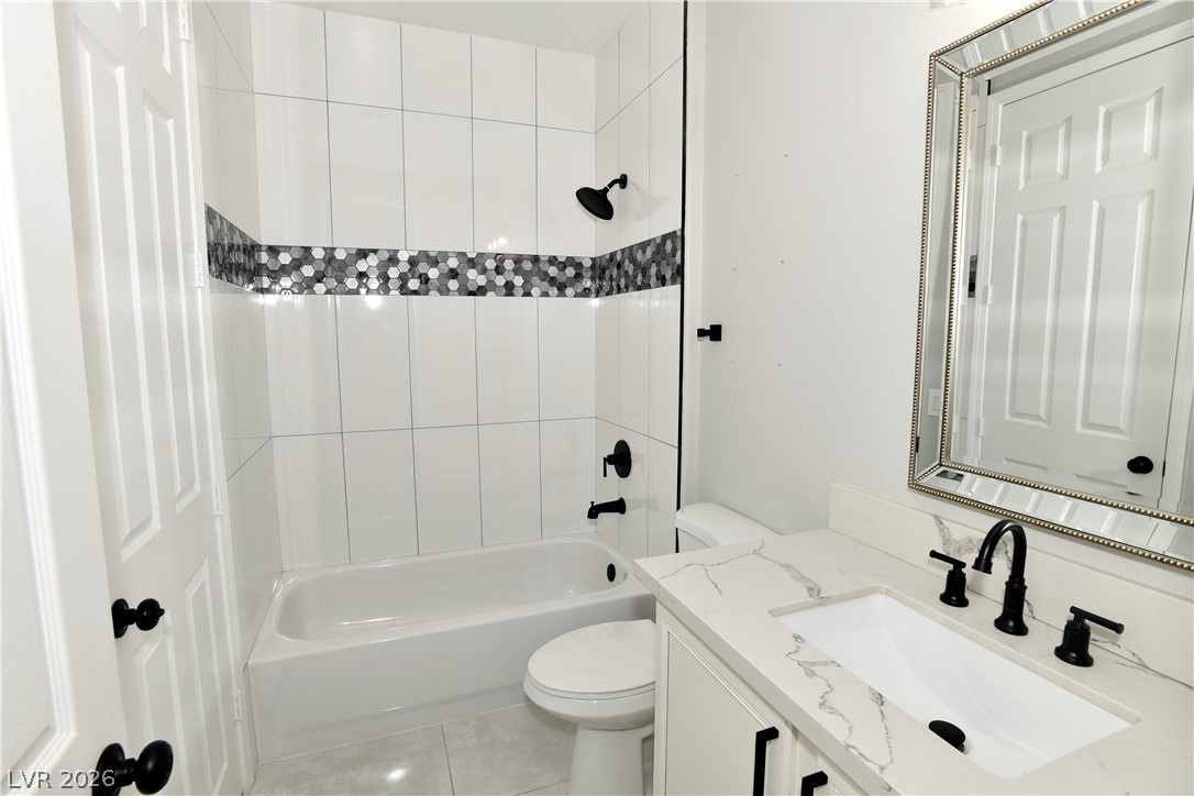 7008 Via Campanile Avenue Property Photo 7