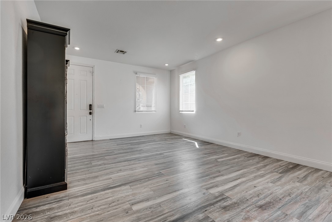 5525 Mesquite Creek Street Property Photo 7