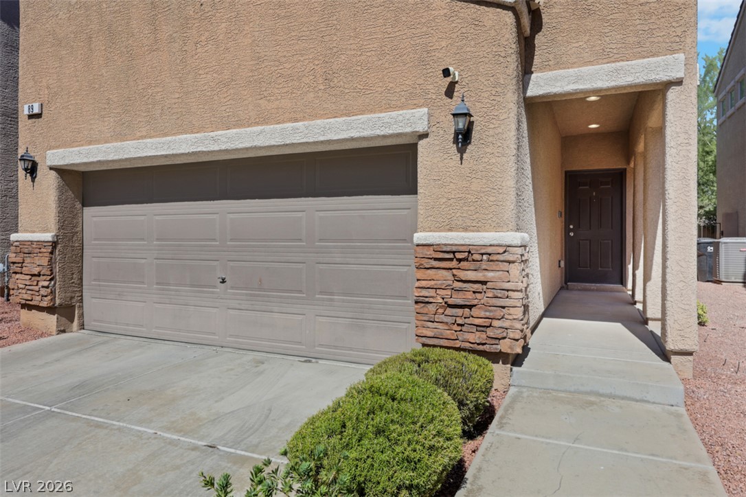 89 Sertata Court Property Photo 4