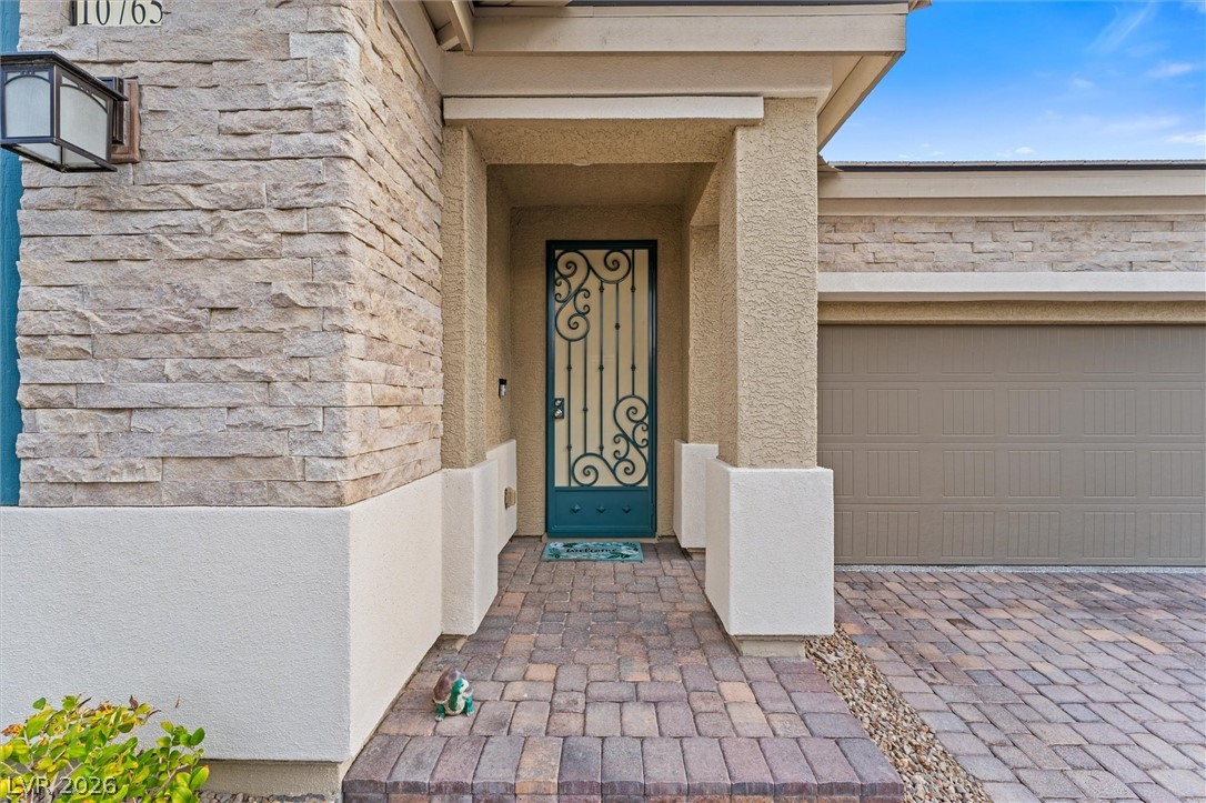 10765 Princeton Bluff Lane Property Photo 6