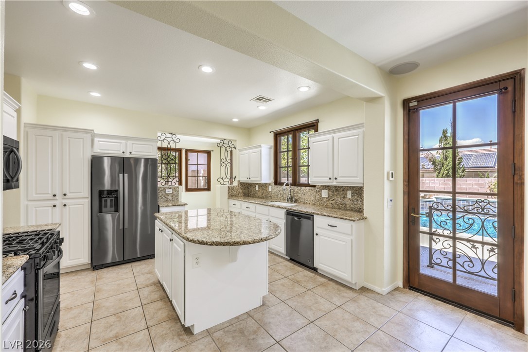 2418 Taragato Avenue Property Photo 15
