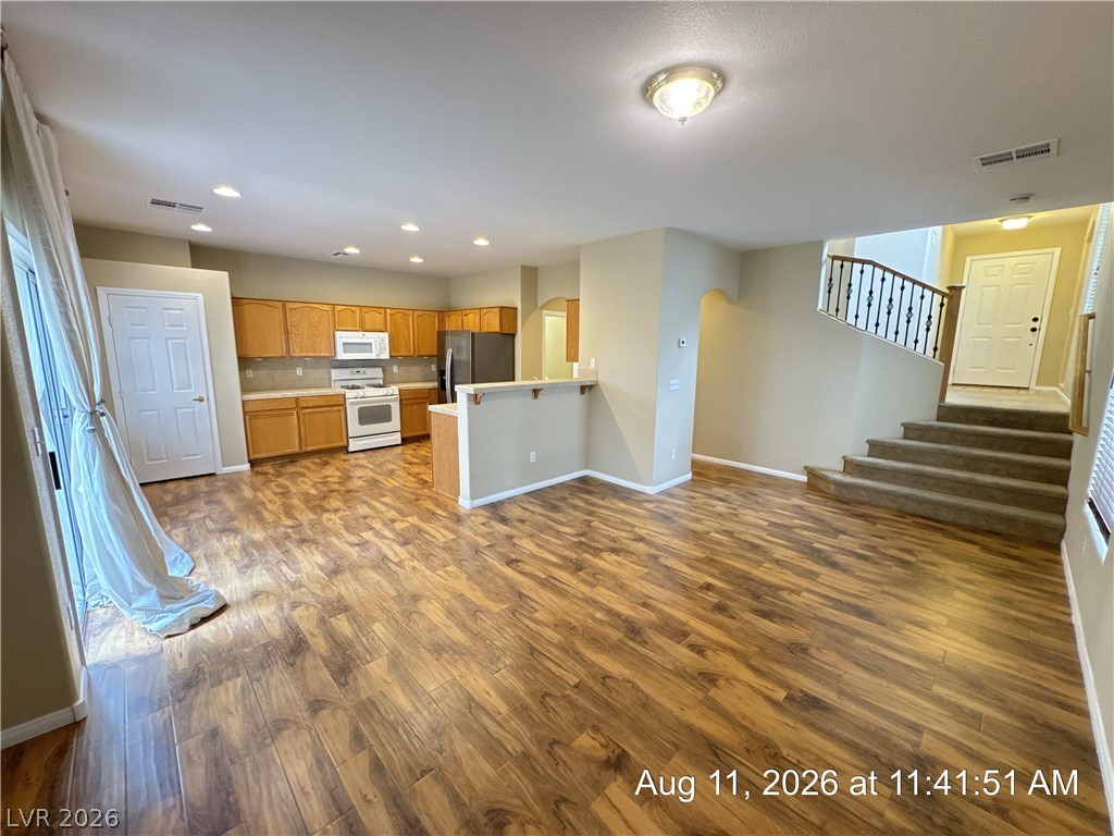 228 Friendly Court Property Photo 3