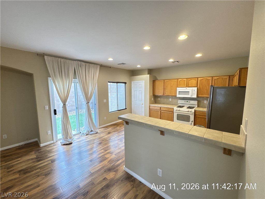 228 Friendly Court Property Photo 6