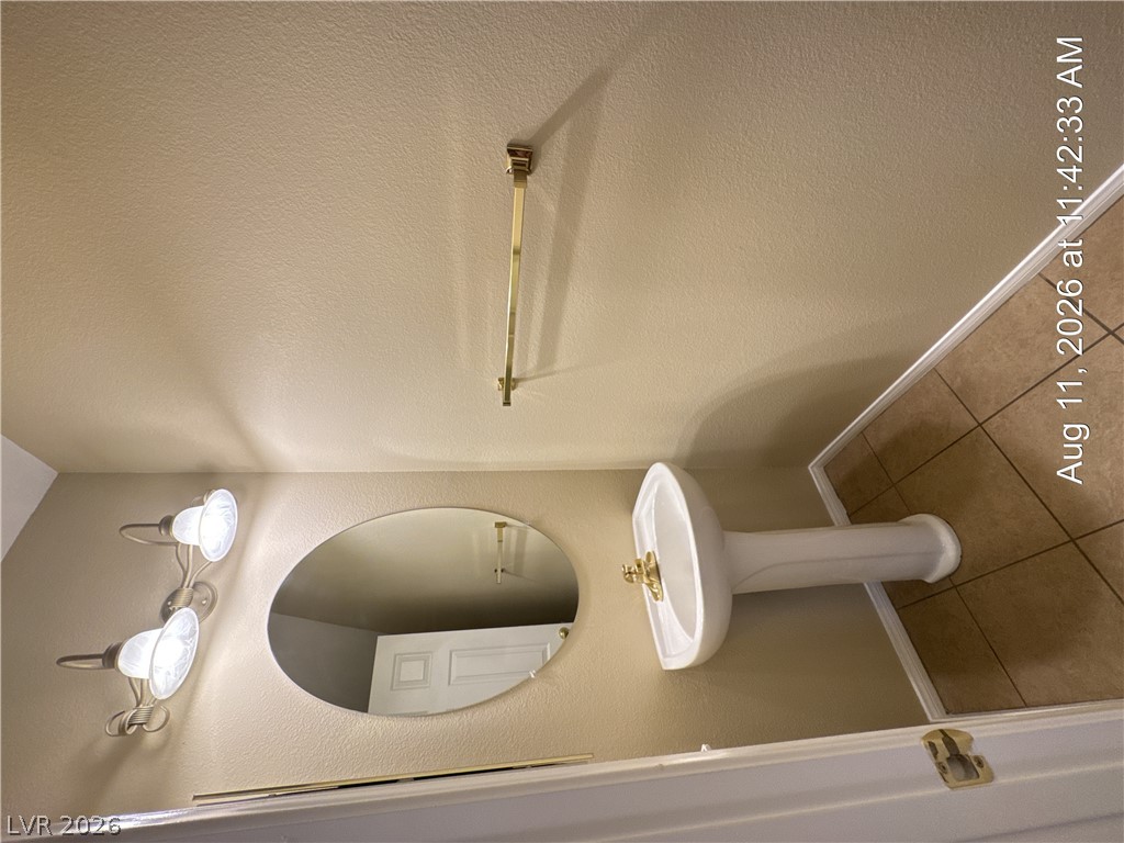 228 Friendly Court Property Photo 8