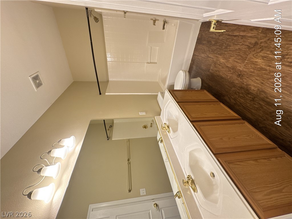 228 Friendly Court Property Photo 16