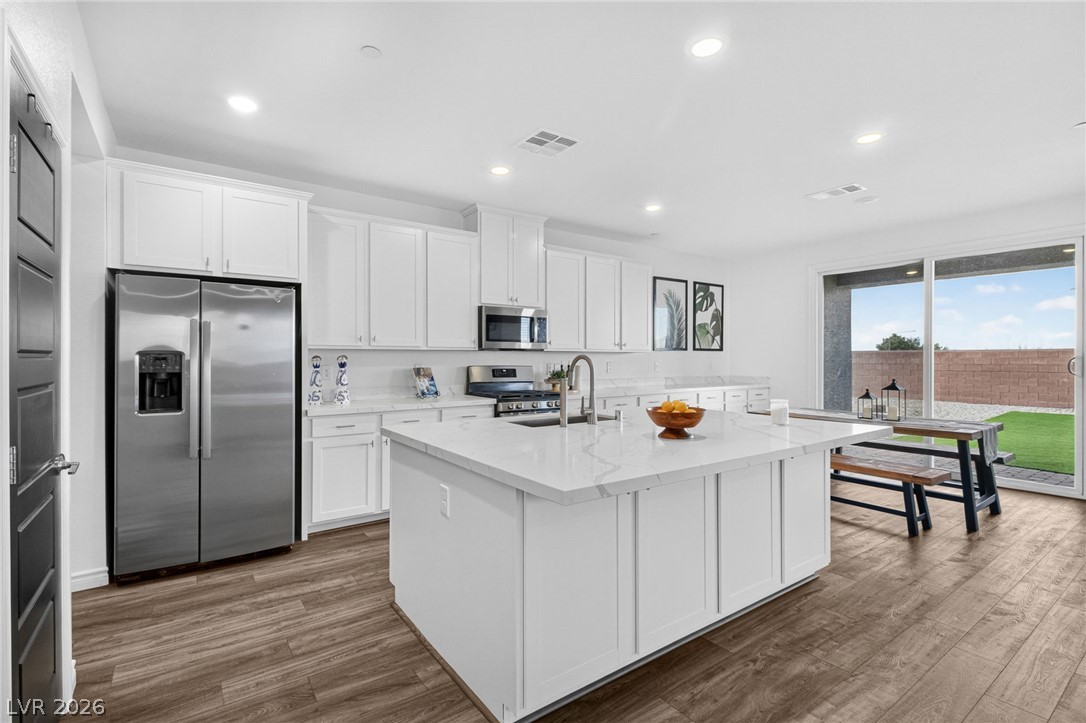 1288 Ventura Cliffs Avenue Property Photo 11