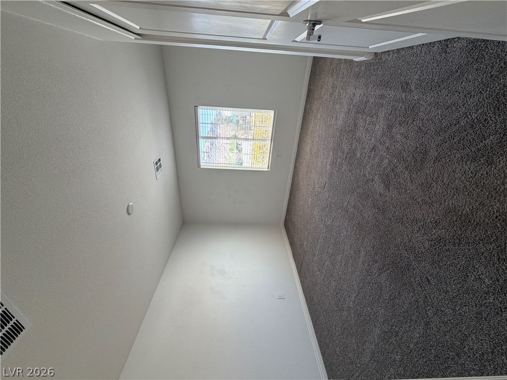 132 West Winston Lane Property Photo 4