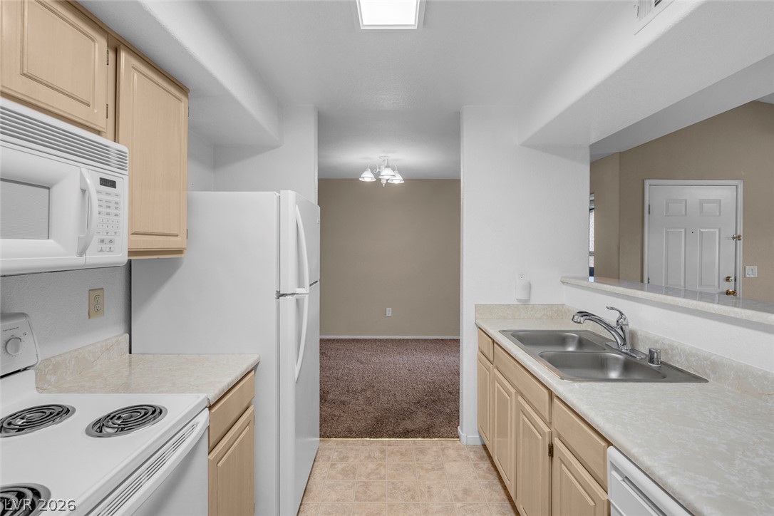 555 East Silverado Ranch Boulevard 2159 Property Photo 15