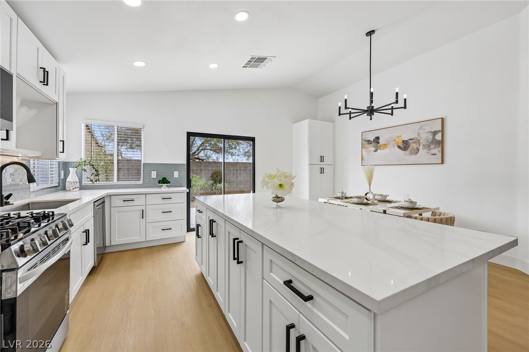 8360 Silverdale Avenue Property Photo 12