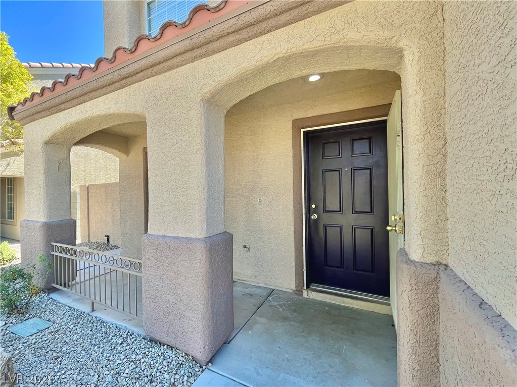 9924 Clover Field Court Property Photo 2
