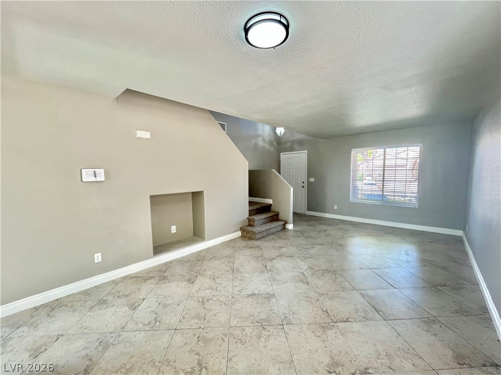 9924 Clover Field Court Property Photo 5