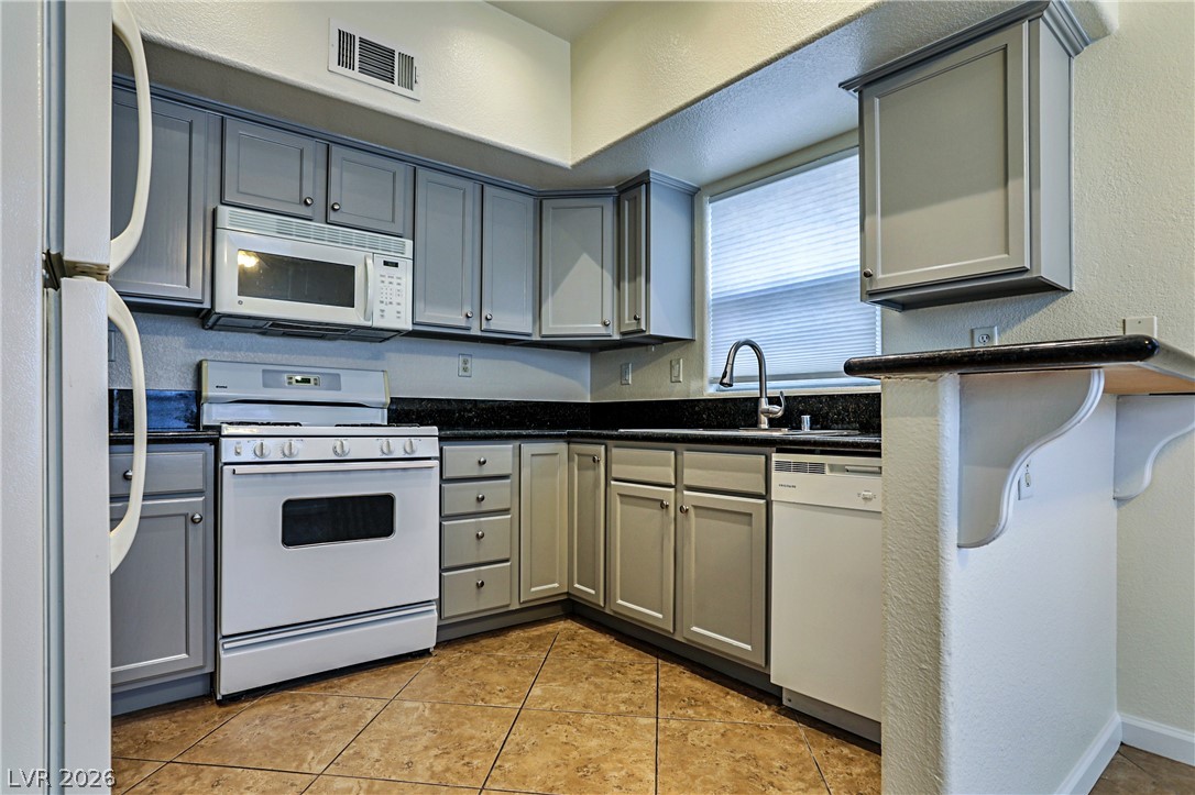 520 Arrowhead Trail 613 Property Photo 6