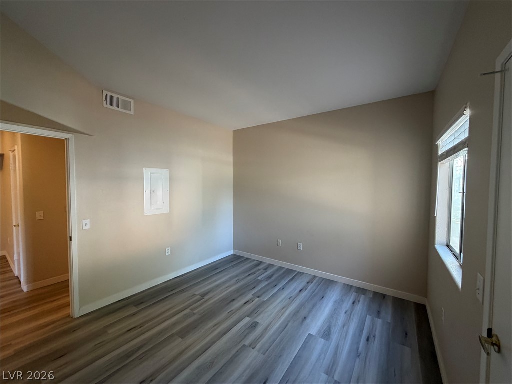 2615 West Gary Avenue 1053 Property Photo 6