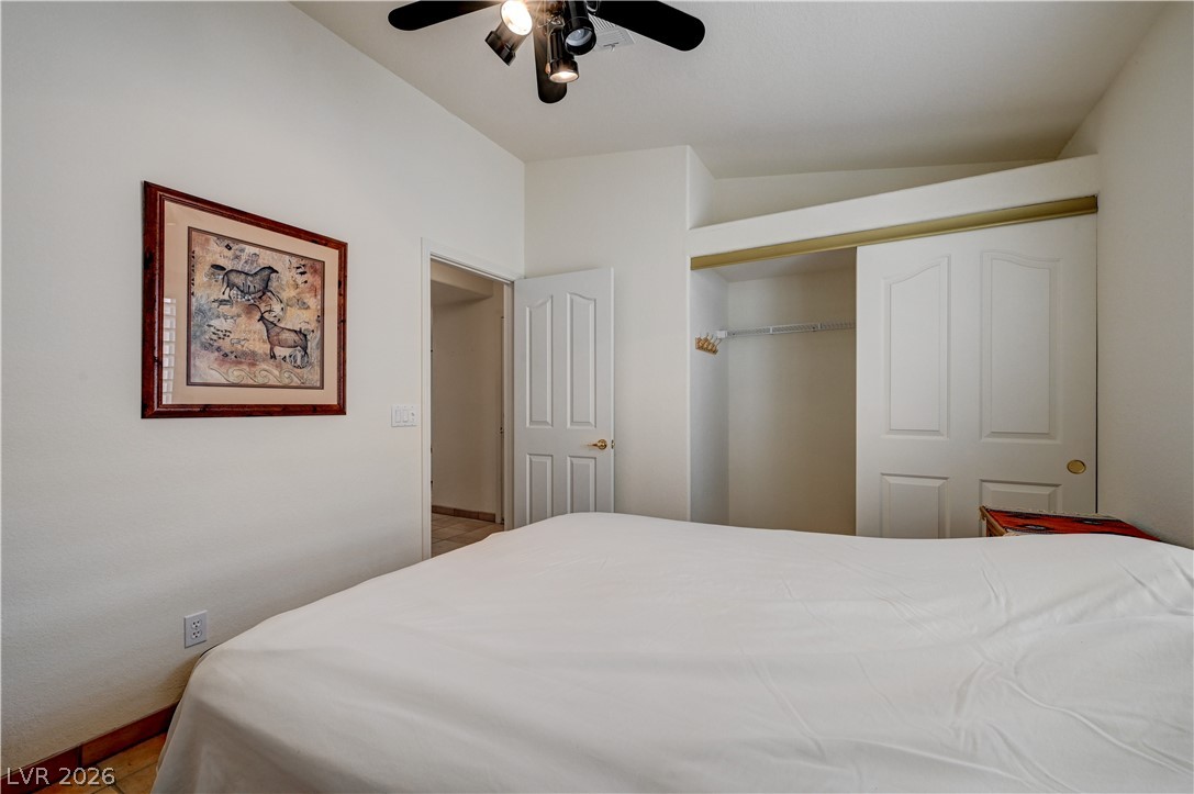 408 Sunset Point Property Photo 17