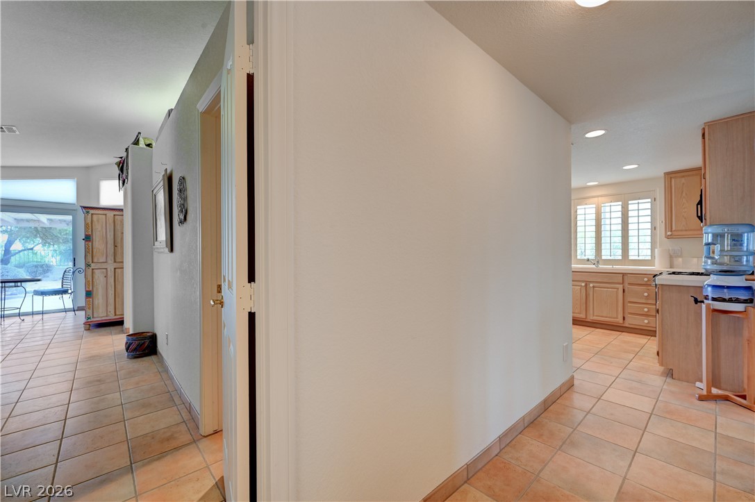408 Sunset Point Property Photo 32