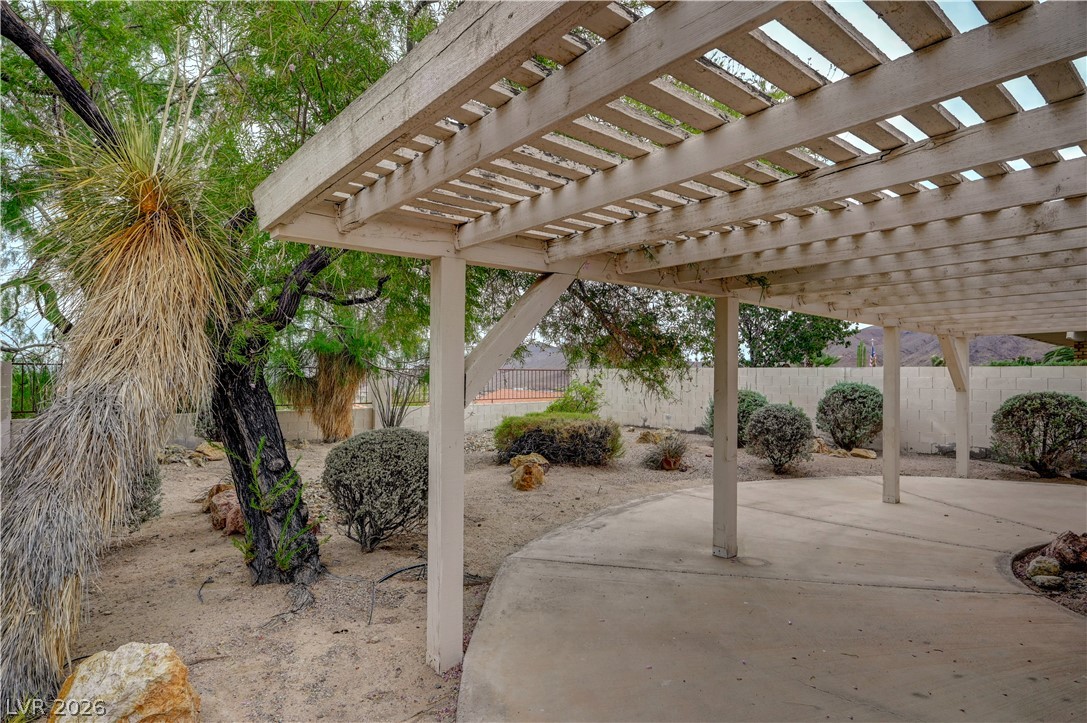 408 Sunset Point Property Photo 46