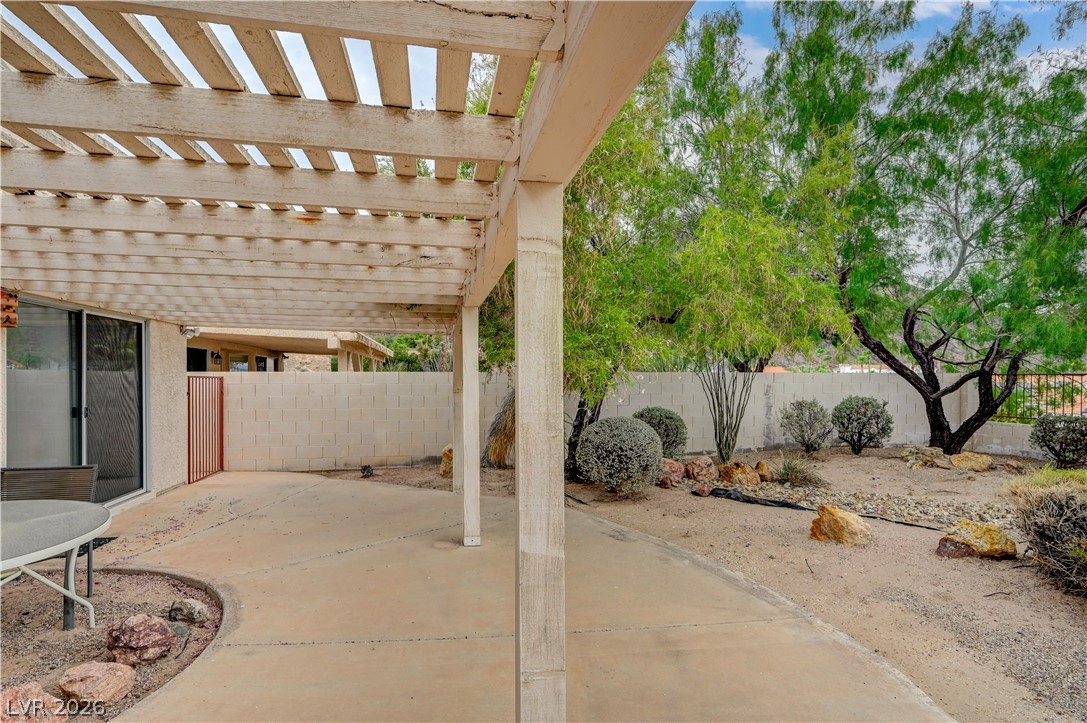 408 Sunset Point Property Photo 48