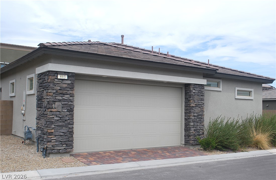 893 Carlton Terrace Lane Property Photo 3