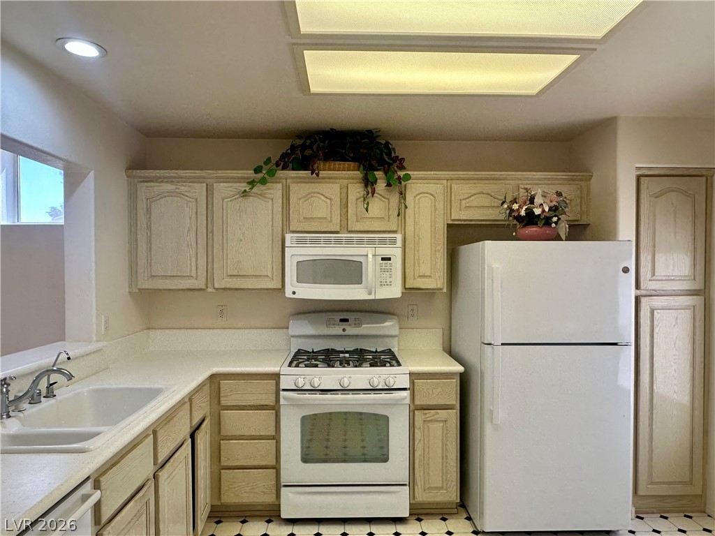 10016 Heyfield Drive Property Photo 16