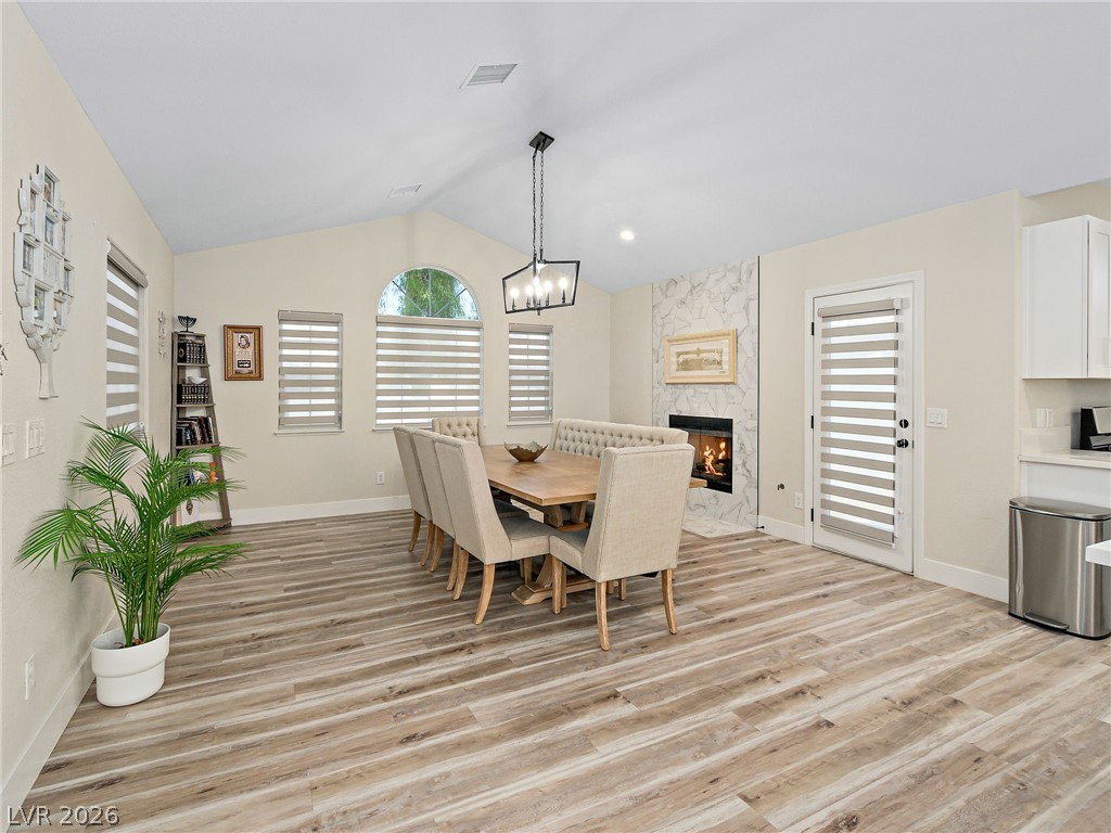 9041 Kingsdale Court Property Photo 4