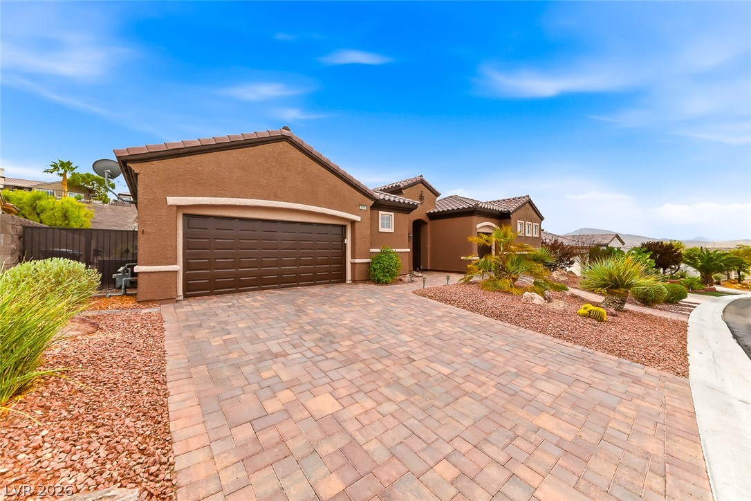 2306 Schaeffer Hills Drive Property Photo 3