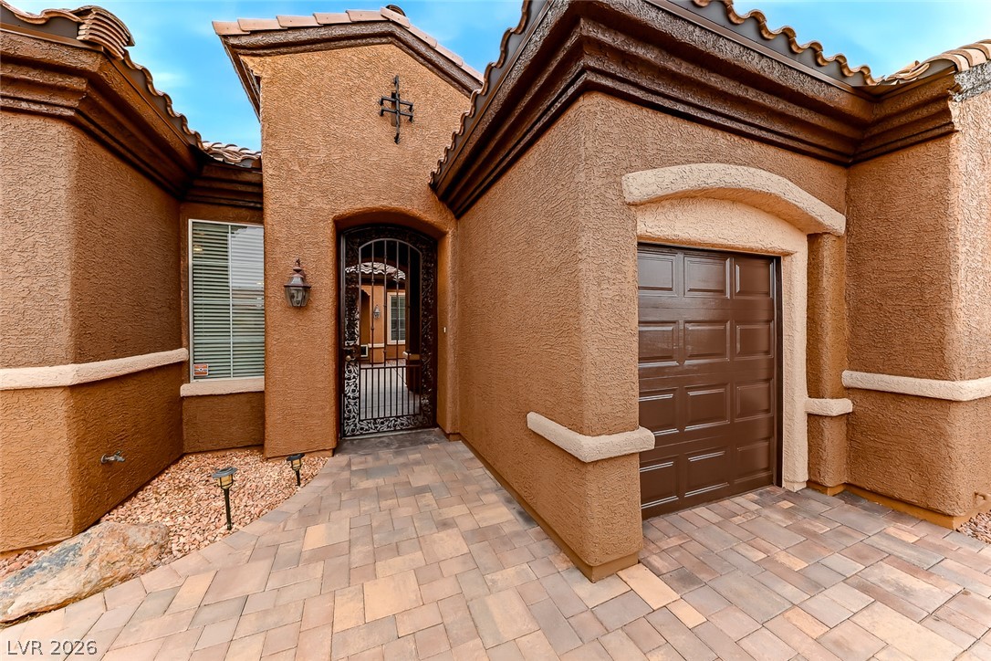 2306 Schaeffer Hills Drive Property Photo 4