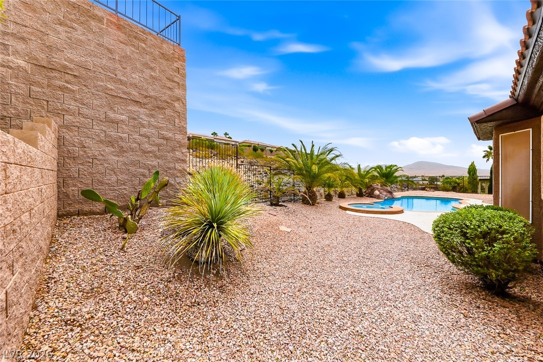 2306 Schaeffer Hills Drive Property Photo 42