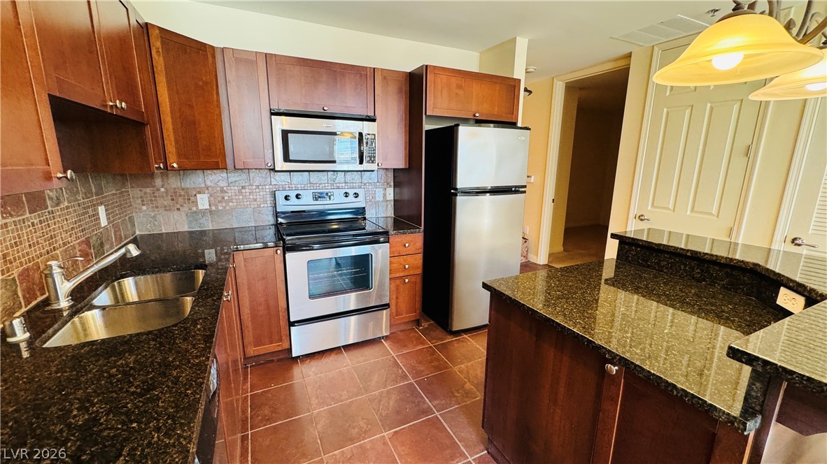 2405 West Serene Avenue 832 Property Photo 7