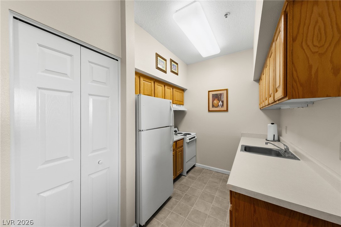 555 Highland Drive 119 Property Photo 15