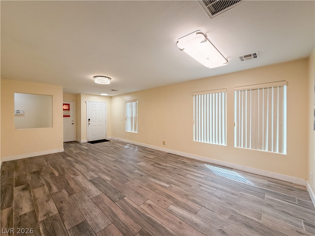 6204 Alpine Tree Avenue Property Photo 7