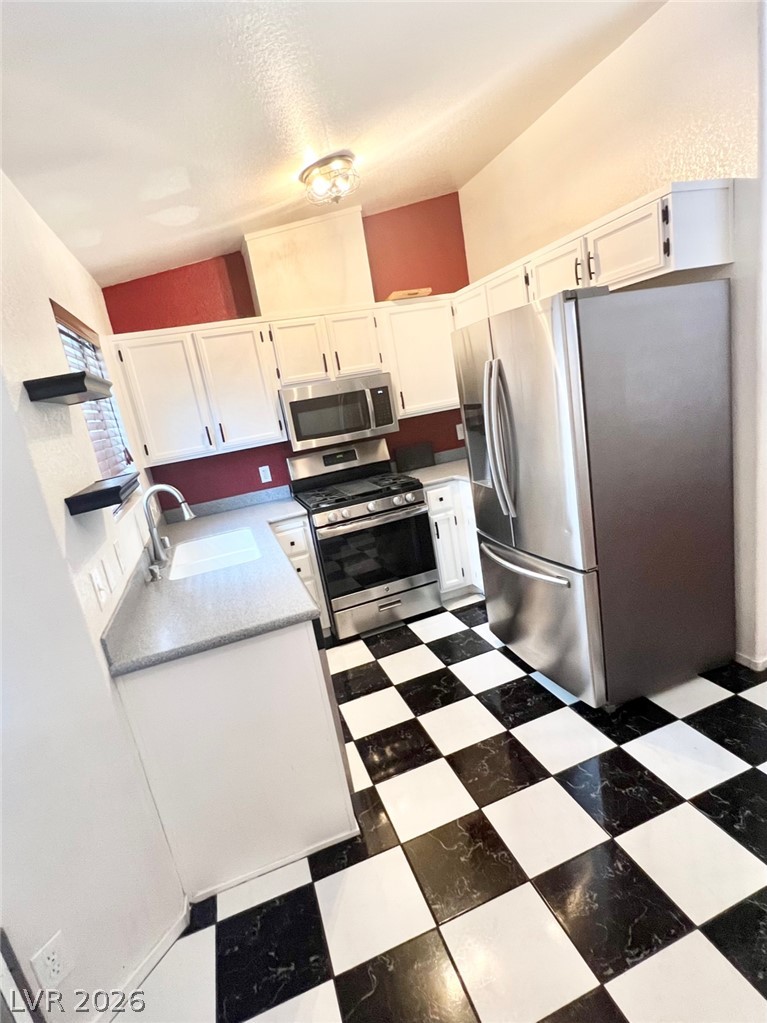 8116 Cimarron Ridge Drive Property Photo 4