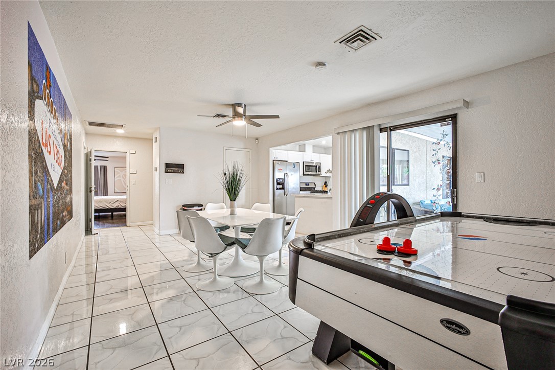 1505 Hialeah Drive Property Photo 5