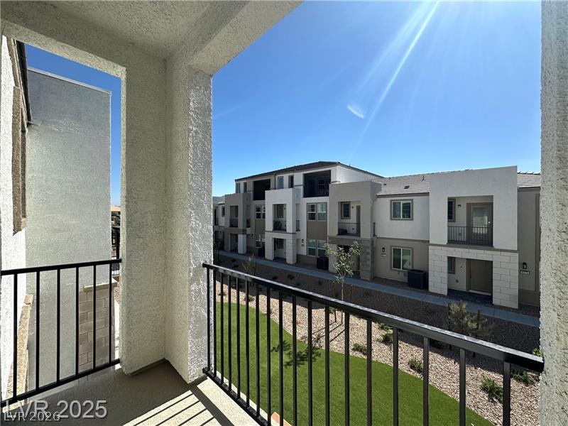 6172 Garden Crest Street Property Photo 10
