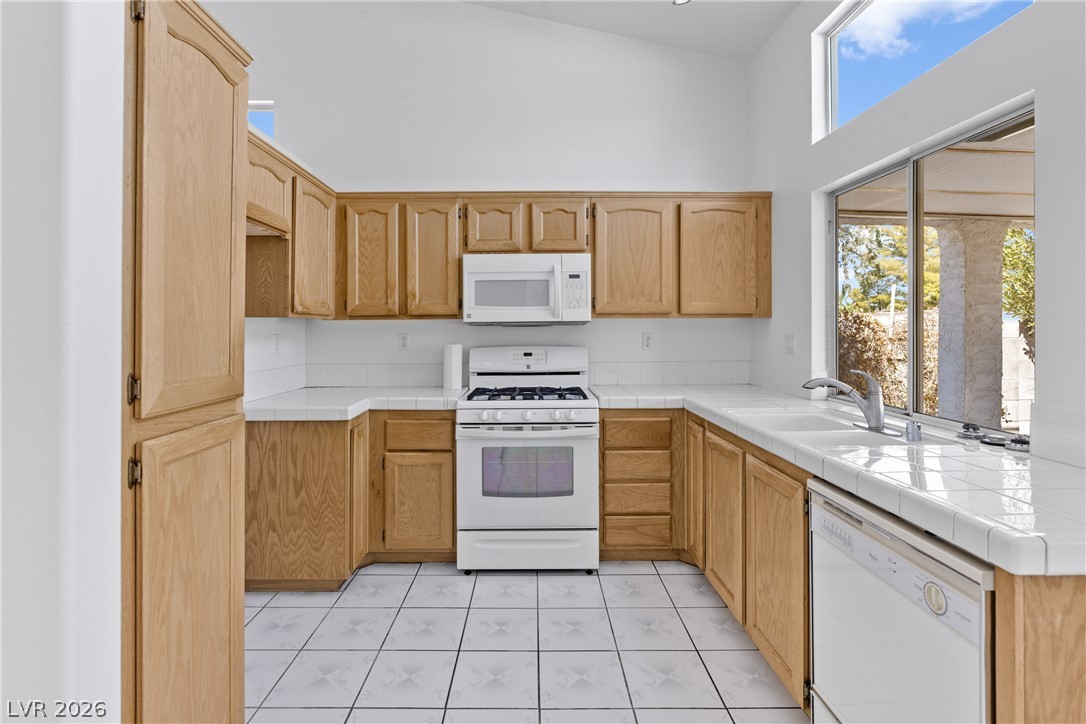 2460 Via De Milano Property Photo 8