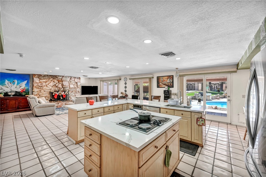 2935 South Torrey Pines Drive Property Photo 11