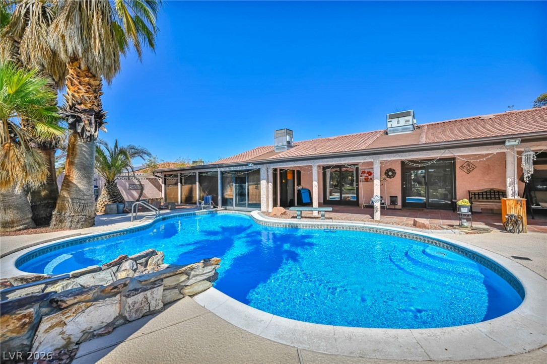 2935 South Torrey Pines Drive Property Photo 12