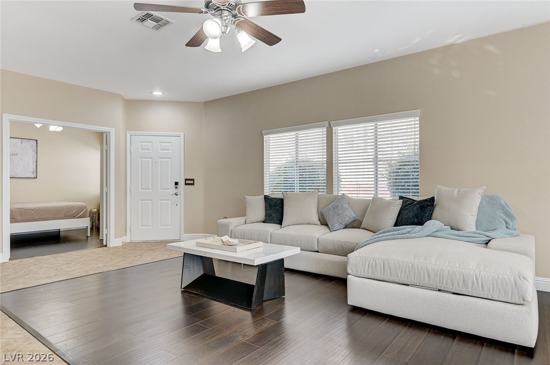 2807928 Property Photo 2
