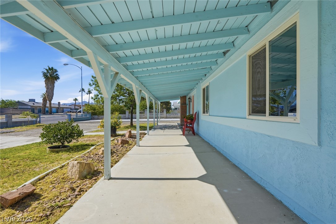 7989 Red Barn Drive Property Photo 1