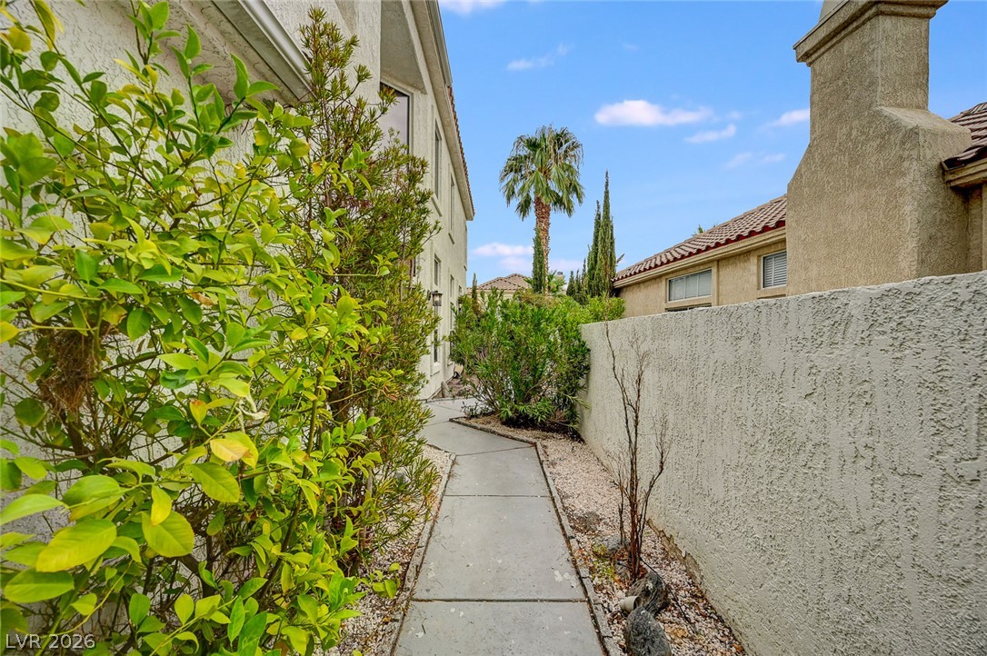 9240 Pitching Wedge Drive Property Photo 7